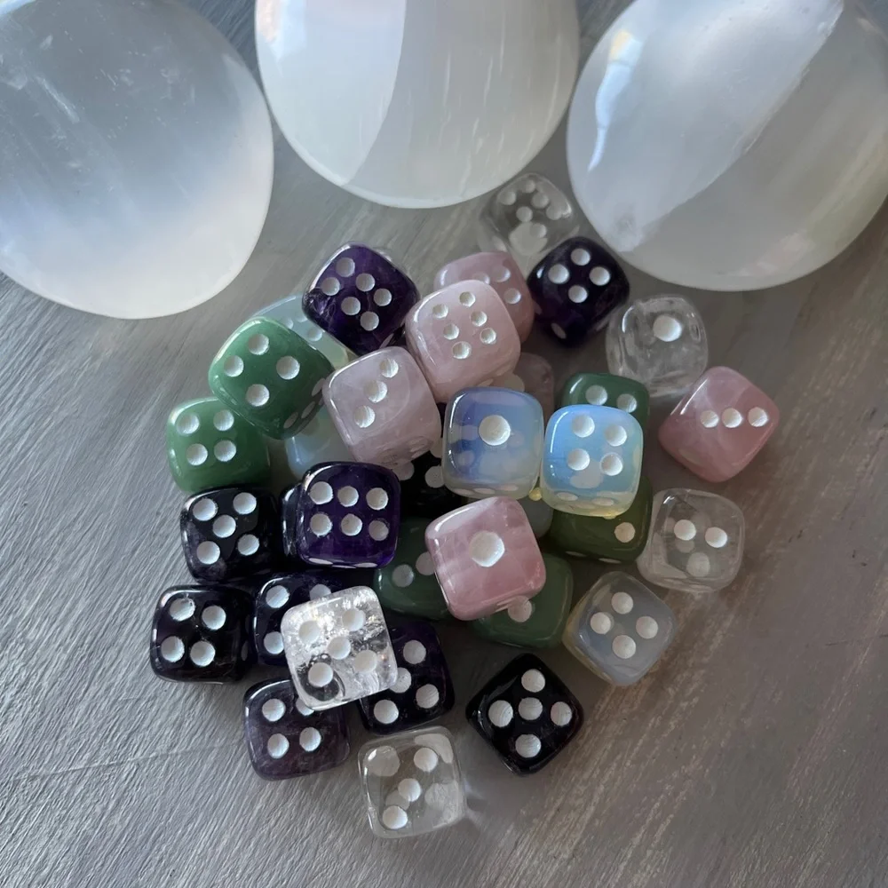 Rose Quartz dice pair - Picture 4 of 7